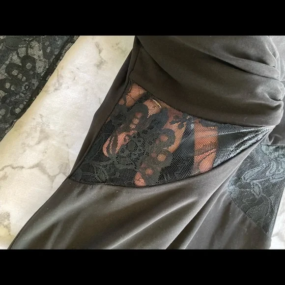 Black lace detail dress - Picture 5 of 9